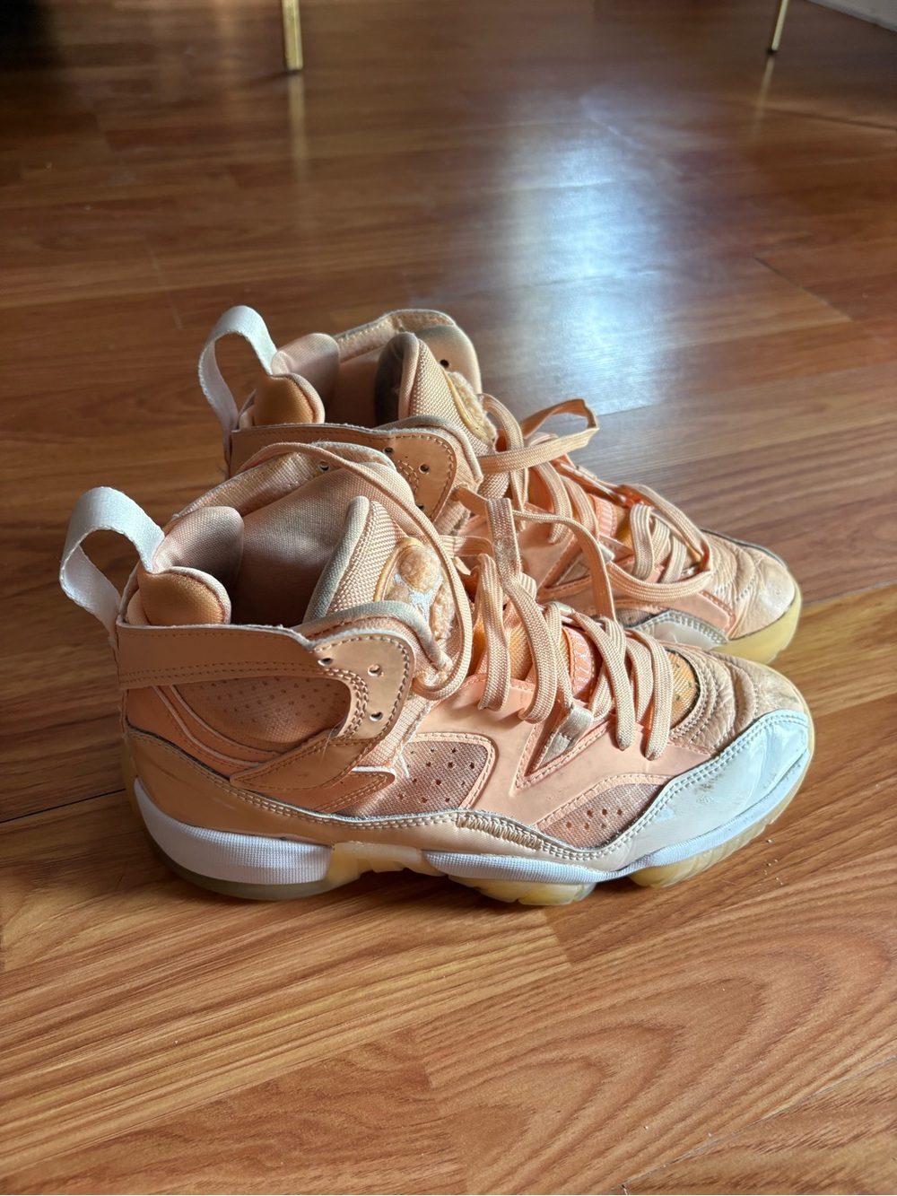 Jordan  High-Top Sneakers in Peach/White 7 US